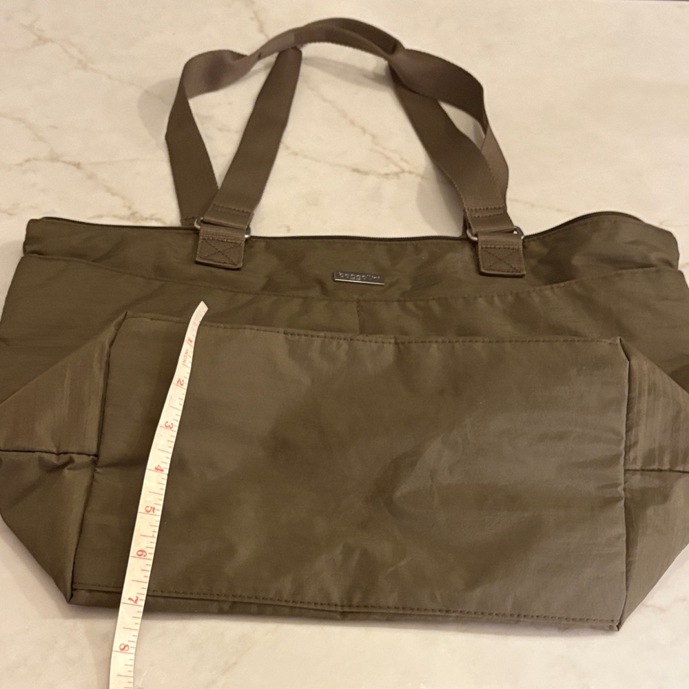 Baggallini Bag - Picture 6 of 9